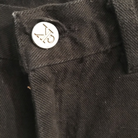 Calvin Klein Jeans Shorts!! - Picture 6 of 8